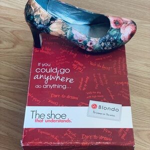 NIB Blondo Women's Floral Heels - Multicolor